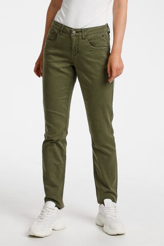 Coupe slim Jean 'Lotte' Cream en vert : devant