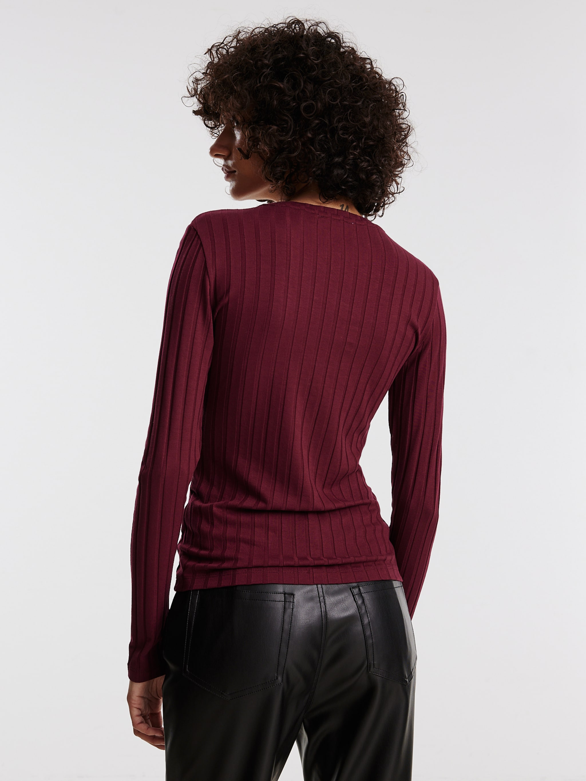 EDITED Productos Camiseta 'Elin' rojo oscuro