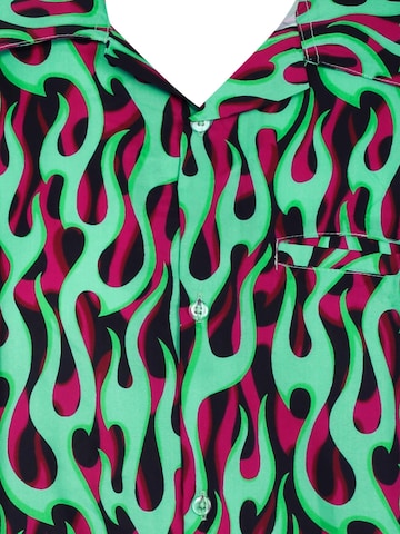 King Kameha - Camiseta 'Flames Allover' en verde
