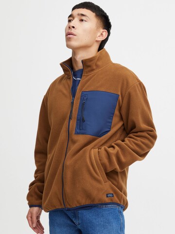 Veste en polaire BLEND en marron : devant