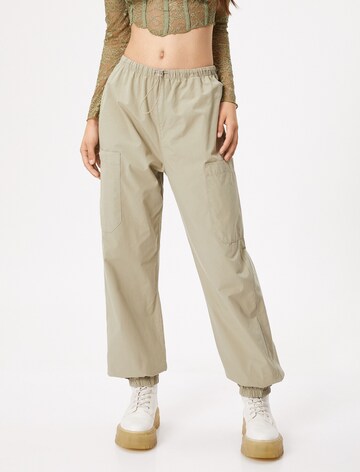 Koton Tapered Cargo trousers in Green: front