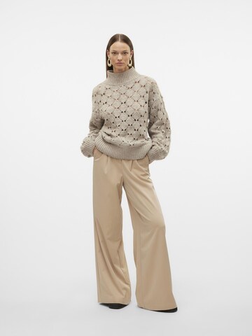 VERO MODA Sweater in Beige