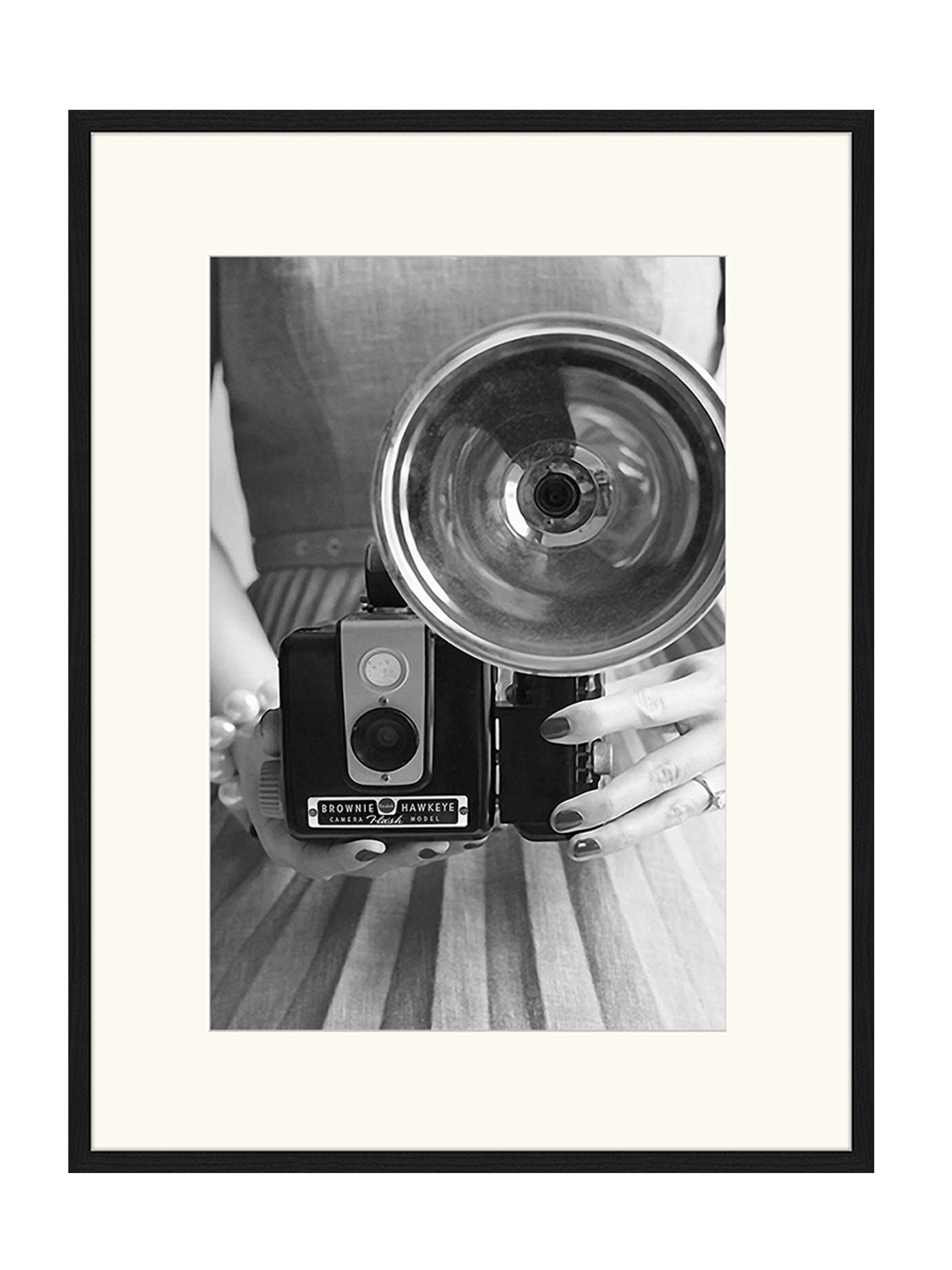 Liv Corday Image 'Vintage Photocamera' in Black: front