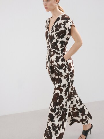 Salopeta 'Simba' de la MANGO pe bej