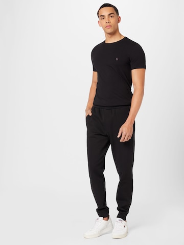 TOMMY HILFIGER T-Shirt in Schwarz