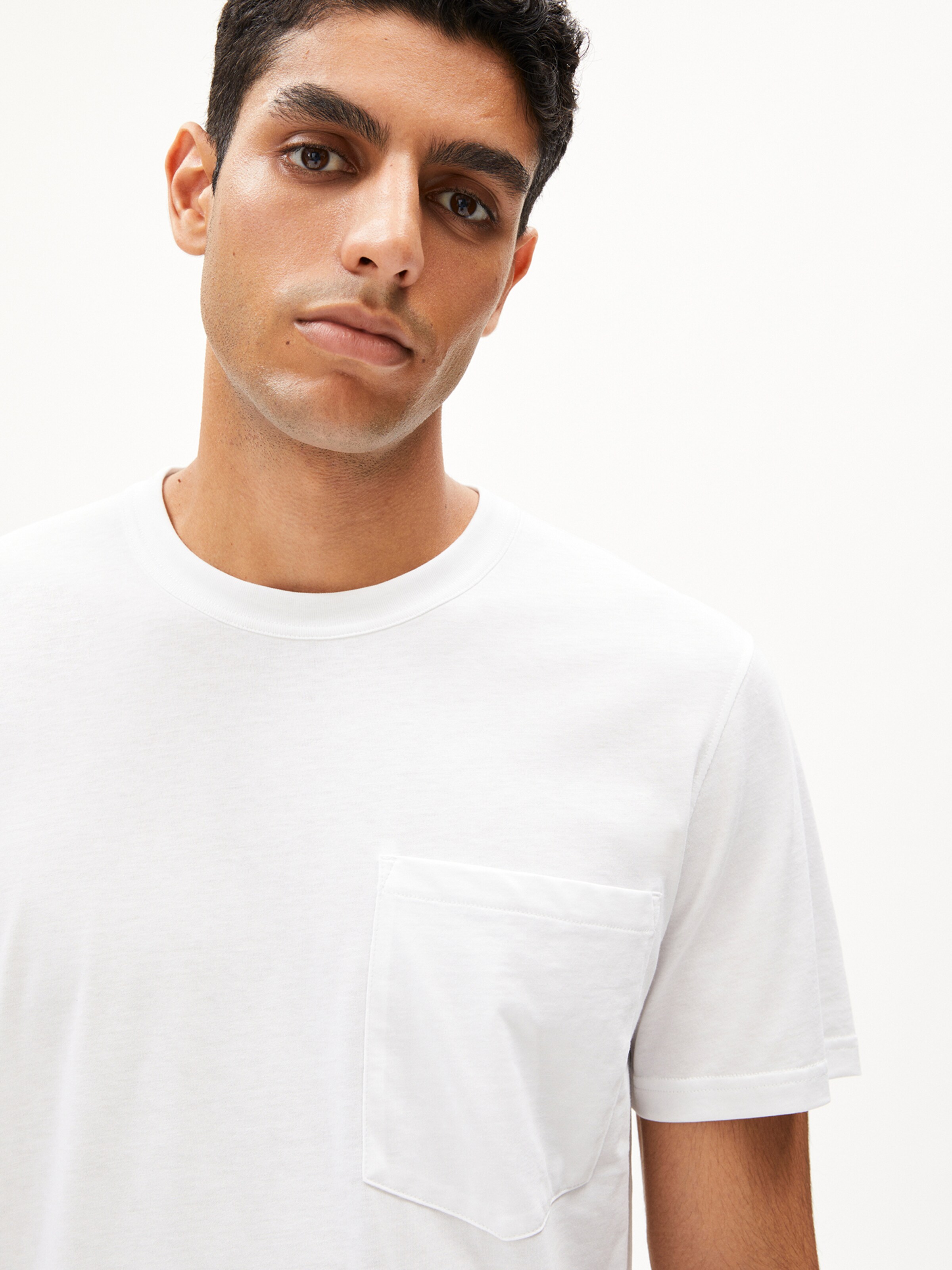 ARMEDANGELS T-Shirt ' MAARKOS POCKET ' in Weiß