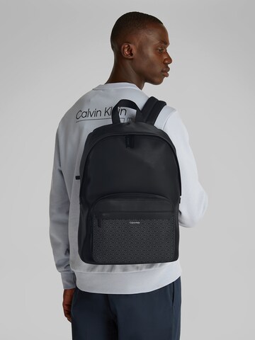 Zaino 'Must' di Calvin Klein in nero