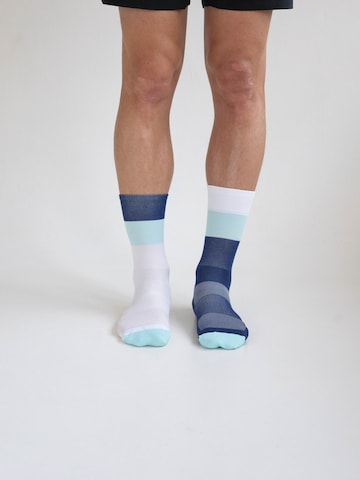 INCYLENCE Athletic Socks 'MIRRORED' in Blue: front