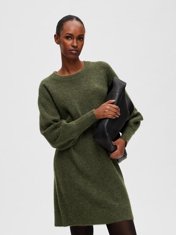 Abito in maglia 'LULU' di Selected Femme Petite in verde