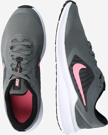 NIKE - Calzado deportivo 'Downshifter 10' en gris