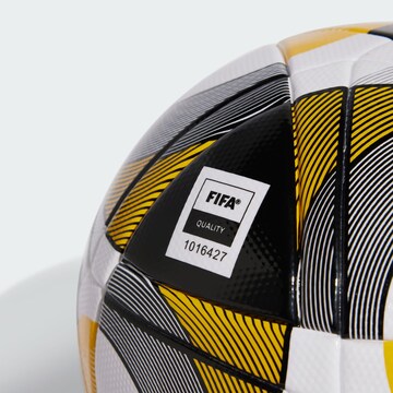 ADIDAS PERFORMANCE Bal 'Kings League La Caprichosa League' in Wit
