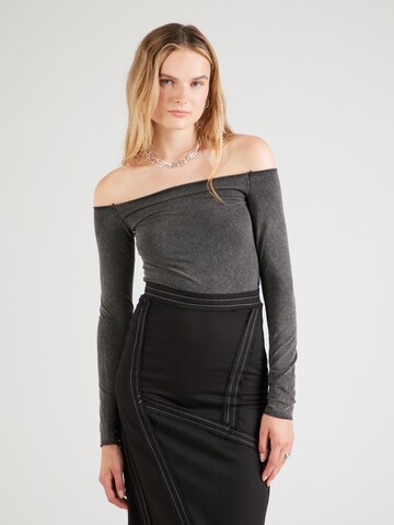Monki Shirt in Black: front