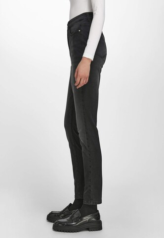 Uta Raasch Regular Jeans in Black