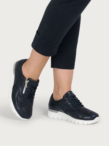 Sneaker bassa di VITAFORM in blu: frontale