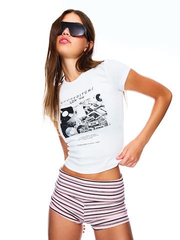 Bershka Tričko – bílá: přední strana