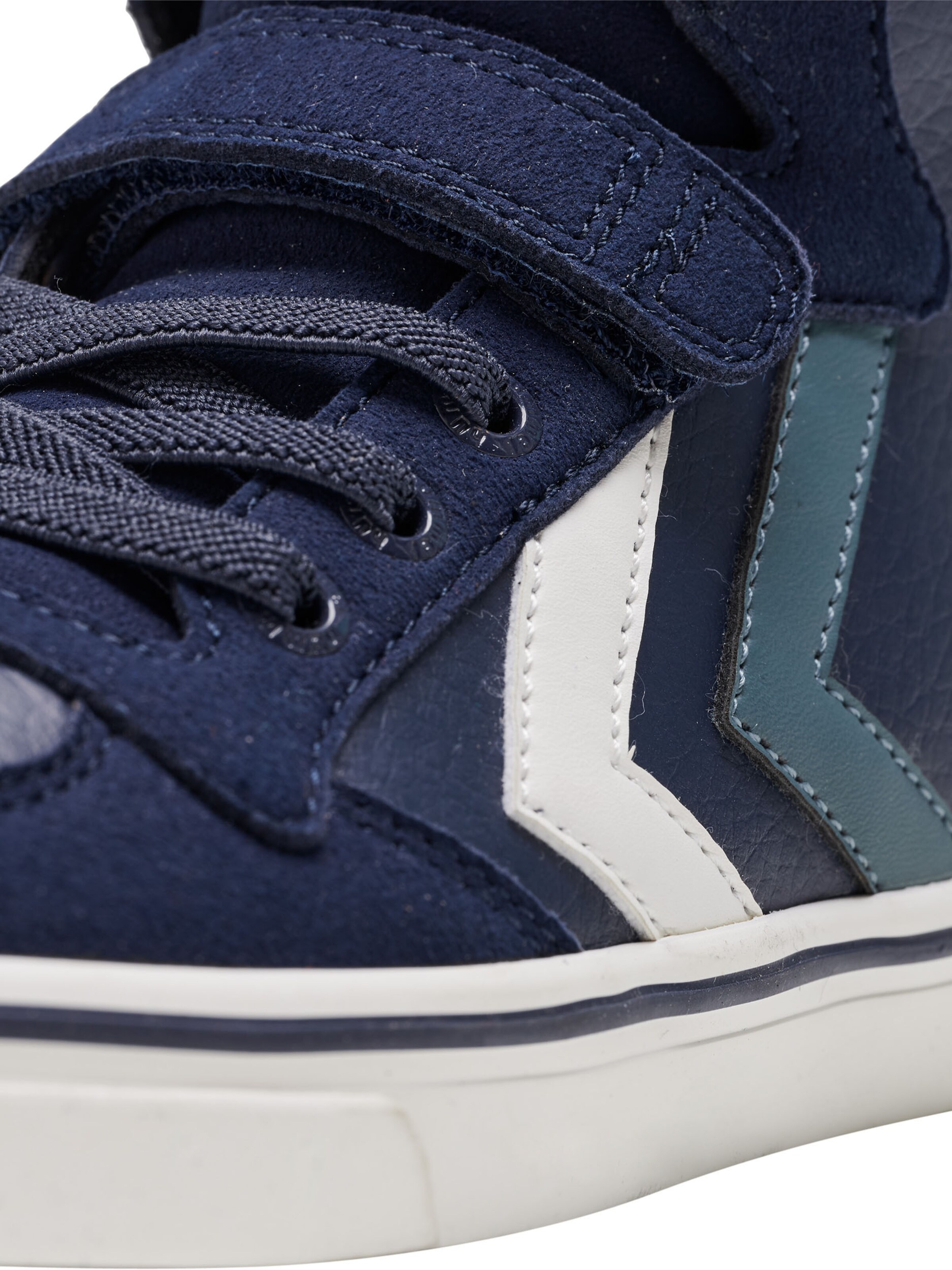 Hummel Sneaker in Blau