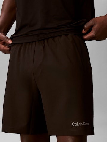 Regular Pantalon de sport Calvin Klein Sport en noir