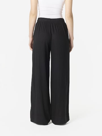 KOROSHI Широки крачоли Панталон в черно