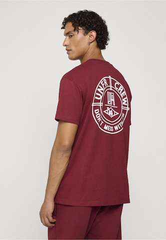 Unfair Athletics Shirt 'DMWU' in Rood: voorkant