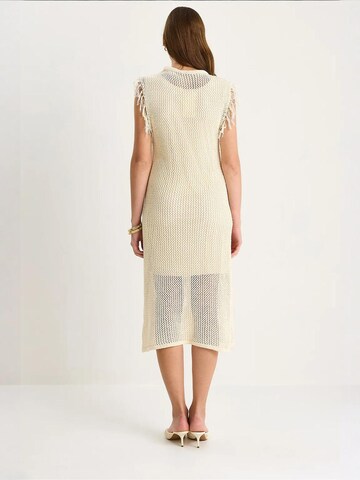 Bianco Lucci Jurk 'Midi' in Beige