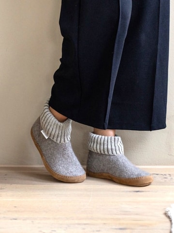 Gottstein Slippers 'Hüttenschuhe Dakota' in Beige: front