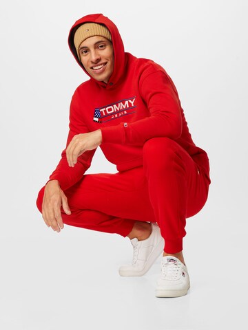 Tommy Jeans - Sudadera 'Modern Sport' en rojo