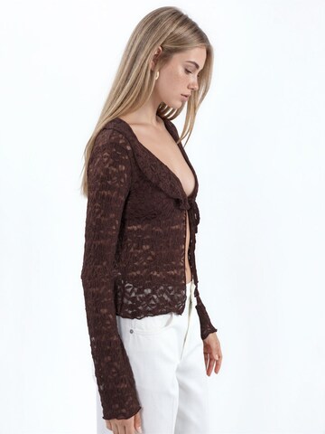 Busem - Blusa em castanho