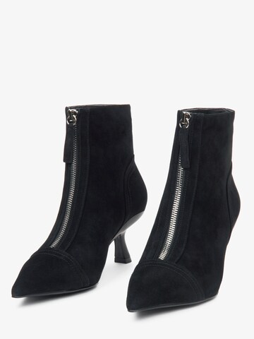Estro Ankle boots in Black