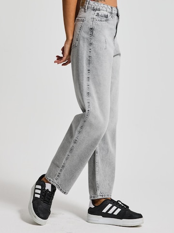 IT'S BASIC Loosefit Jeans 'June Relaxed Mid Rise Jeans' in Grijs