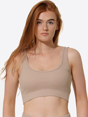 Haut de sport Yenita en beige : devant