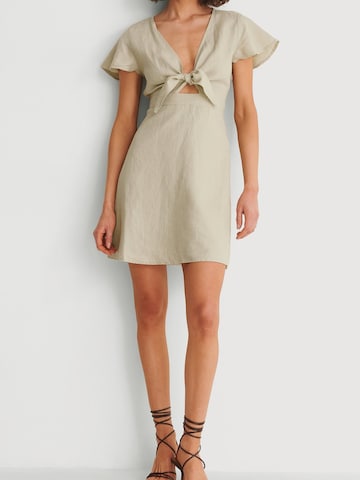 NA-KD Kleid in Beige: predná strana