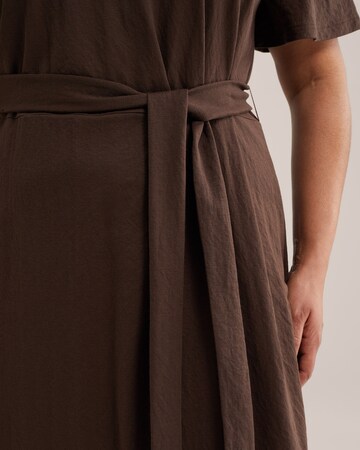 WE Fashion Dress in Brown