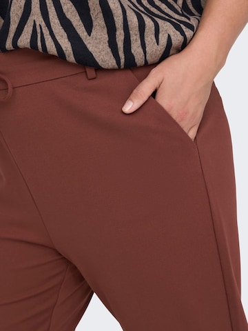 Regular Pantalon ONLY Carmakoma en marron