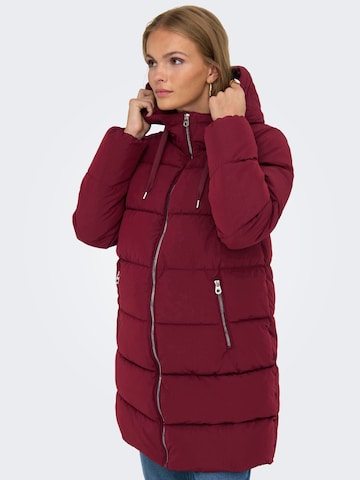 Cappotto invernale 'OLMDolly' di Only Maternity in rosso