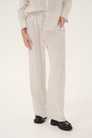 My Essential Wardrobe Loose fit Trousers in Beige: front