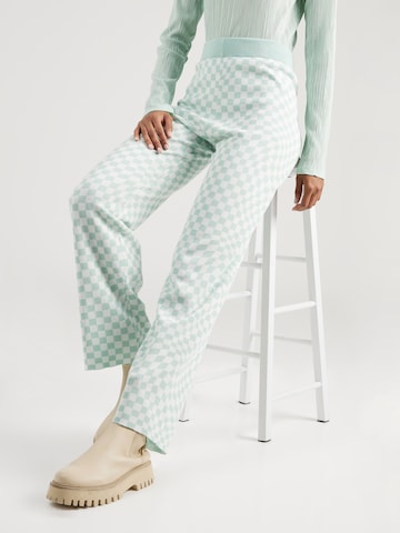 florence by mills exclusive for ABOUT YOU Szeroka nogawka Spodnie 'Copal' w kolorze zielony: przód
