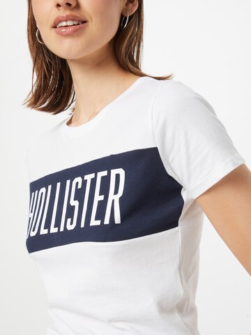 HOLLISTER Μπλουζάκι σε λευκό