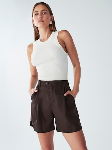 Willa Regular Pleat-front trousers 'Rise' in Brown