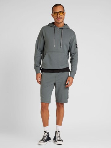 Calvin Klein Jeans Sweatshirt in Grey