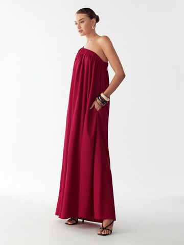 St MRLO Šaty 'JOLIE' - Červená