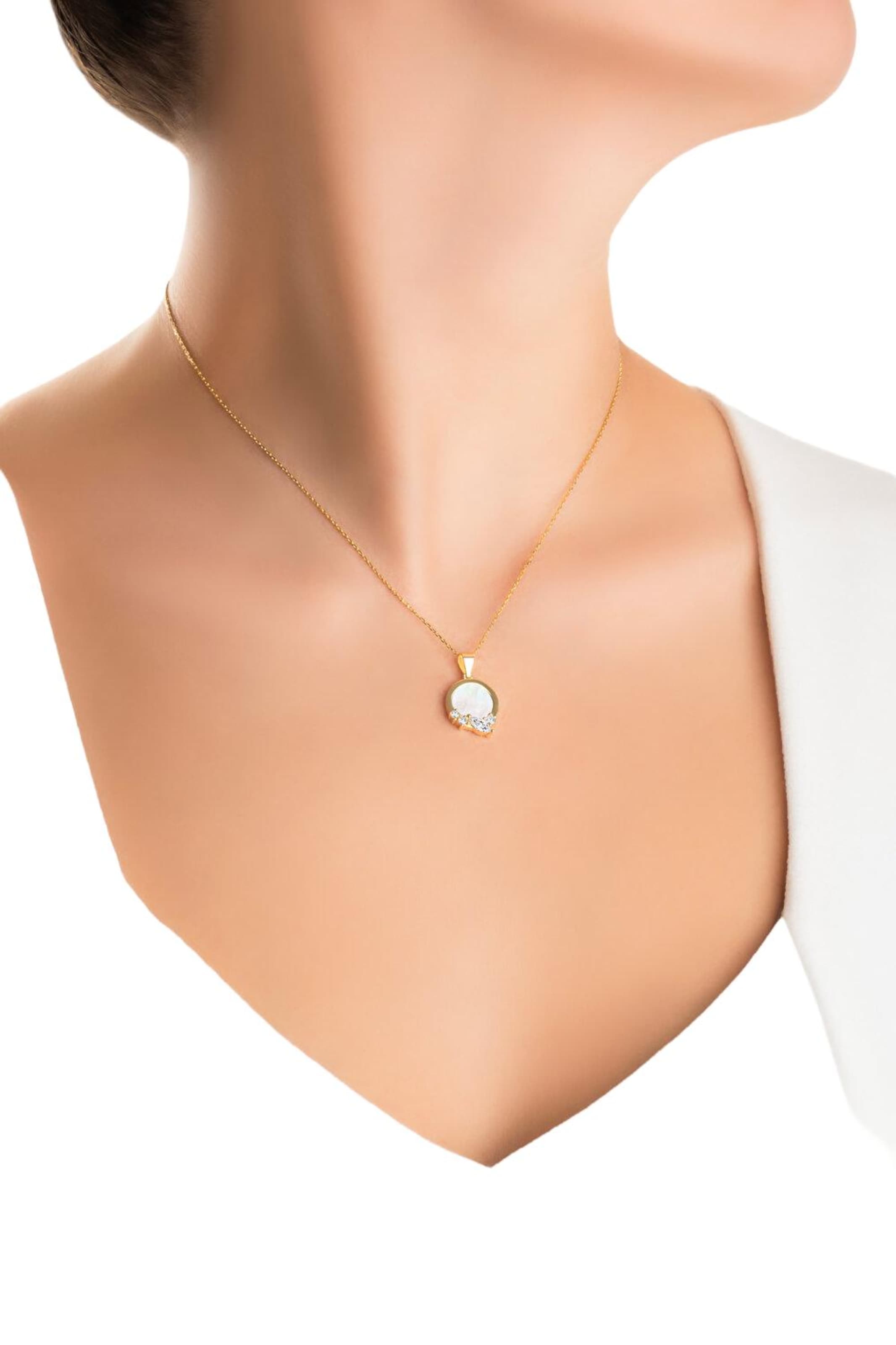 So Chic Necklace in Gold