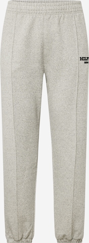 TOMMY HILFIGER - Tapered Pantalón en gris: frente