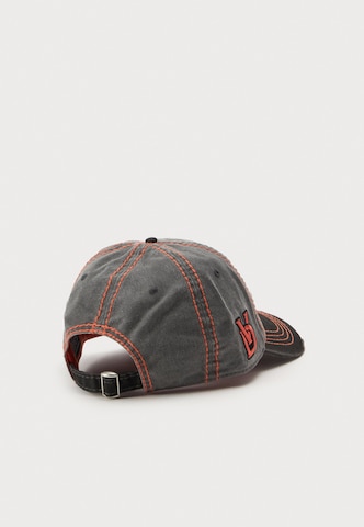 Casquette Von Dutch en gris