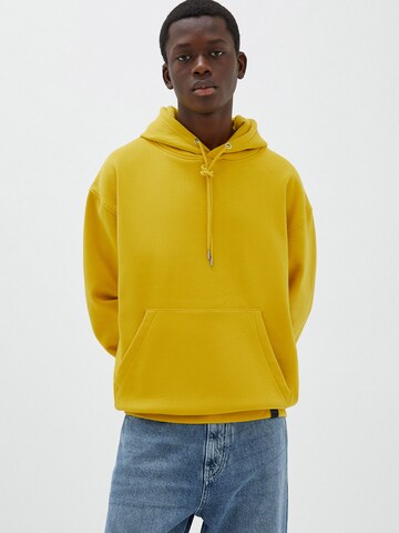 Pull&Bear Sweatshirt in Yellow: front