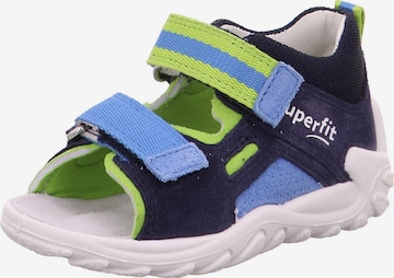 SUPERFIT - Zapatos abiertos 'Flow' en azul: frente