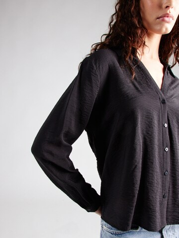 JDY Blouse in Black
