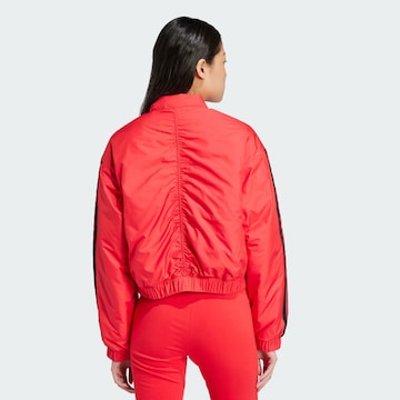 ADIDAS SPORTSWEAR - Chaqueta deportiva 'Essentials' en rojo