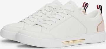 TOMMY HILFIGER Sneaker in Weiß