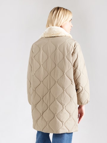 Embassy of Bricks and Logs Between-seasons coat 'Kyoto' in Green