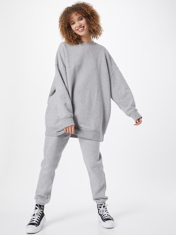 Sweat-shirt Monki en gris